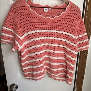 GAP Coral and Cream Knit Top